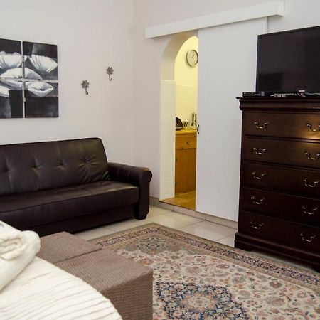 Bed and Breakfast Annies House Крэдок Экстерьер фото