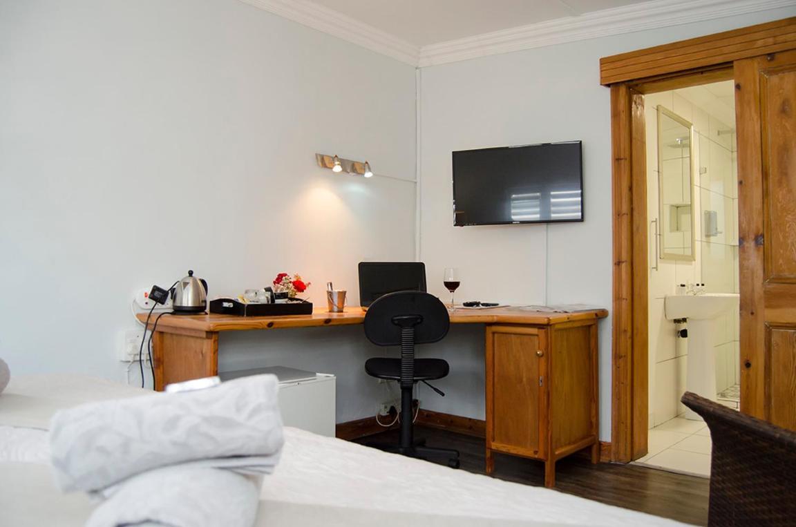 Bed and Breakfast Annies House Крэдок Экстерьер фото