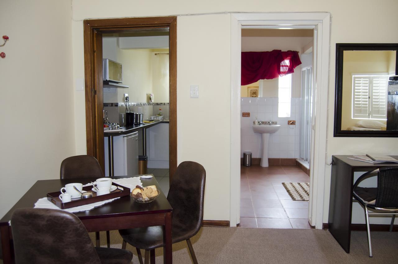 Bed and Breakfast Annies House Крэдок Экстерьер фото